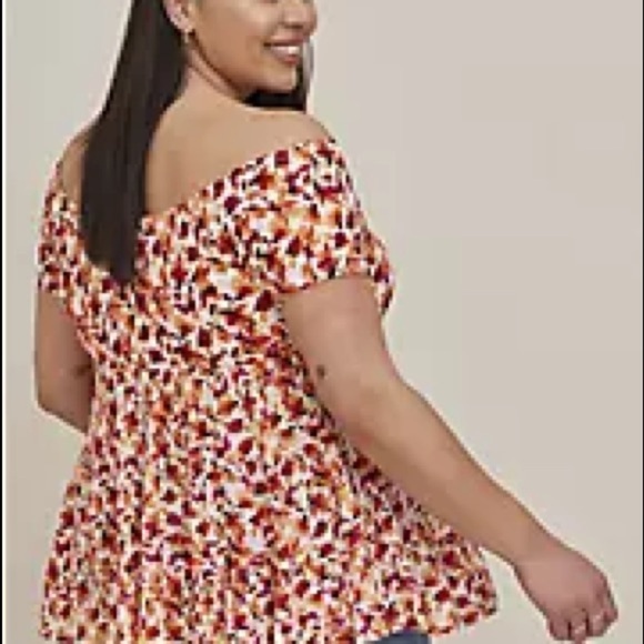 Torrid FABRIC MIX KNIT AND CRINKLE GAUZE OFF THE SHOULDER SMOCKED BODICE TOP New - Picture 2 of 2